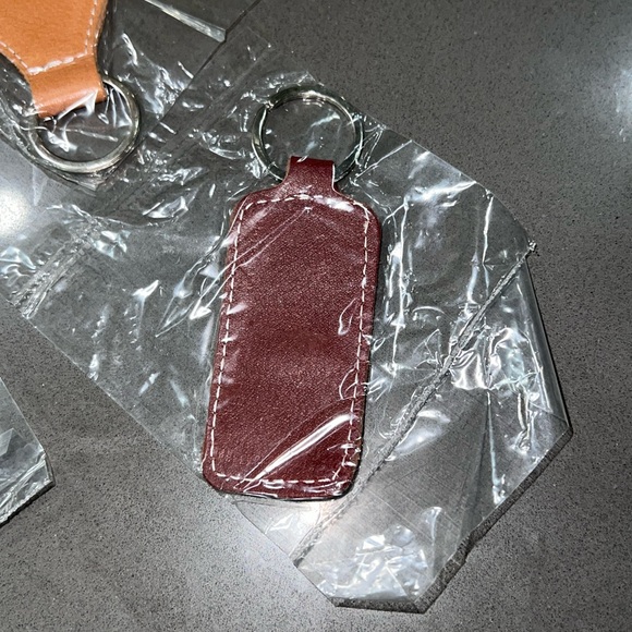 Leather key chains - Picture 5 of 10